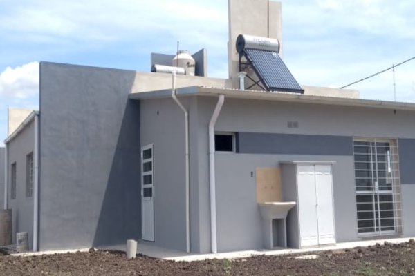 IAPV y gobiernos de Basavilbaso y San Pedro avanzan en nuevas viviendas