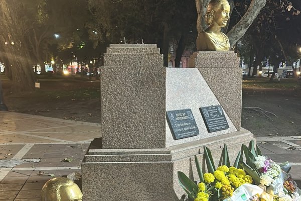 Peronist Party Condemns Vandalism of Juan Perón Bust
