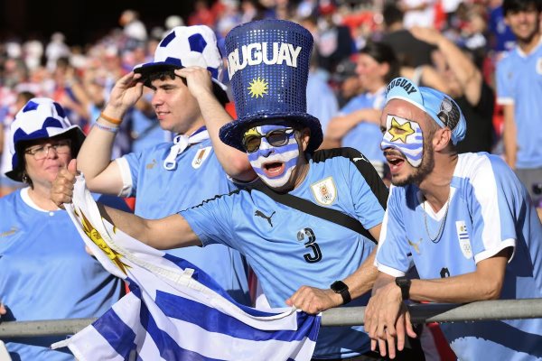 Búsqueda Slams Uruguayan Fans Who Cheered for England