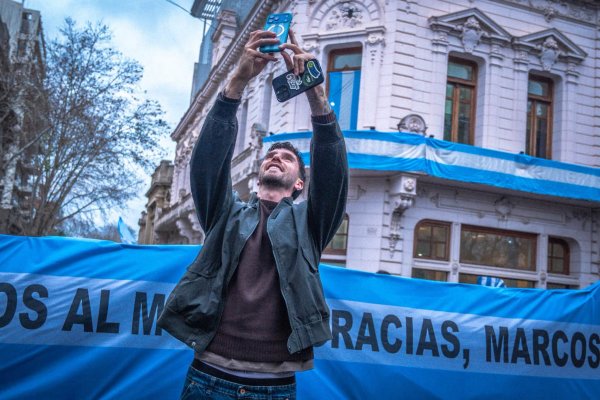 Proponen declarar Ciudadanos Ilustres a Martínez y Senesi de Entre Ríos