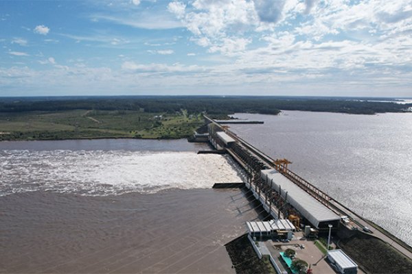 Uruguay River Gradually Rising
