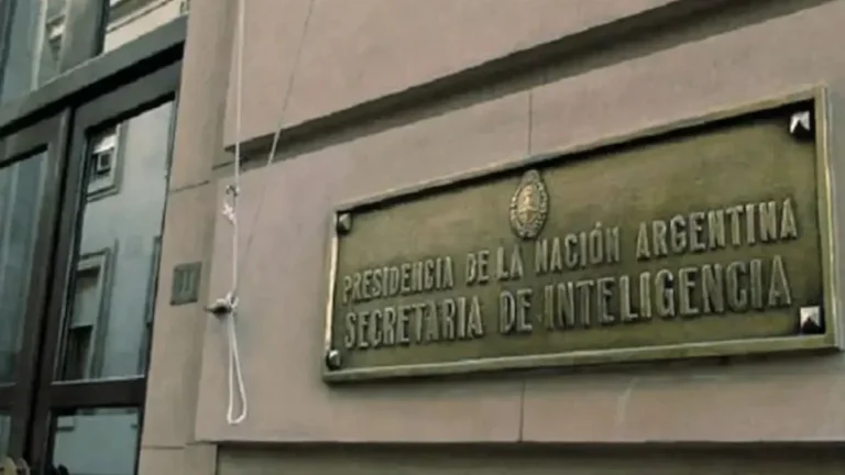 Milei Aumenta Presupuesto de la SIDE en Casi $50.000 Millones y Gastos Reservados en $7.500 Millones