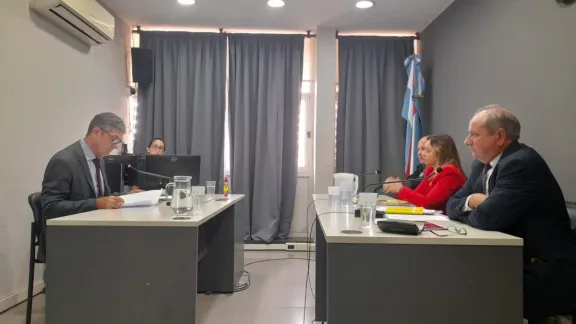 Abogado acusado de amenazar solicita incluir causa 1984