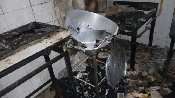 Incendio arrasa fábrica casera de pastelería en Paraná
