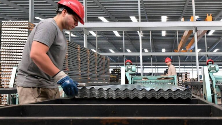 Business Closures in Argentina Rise in May: 30,000 Shuttered Under Milei