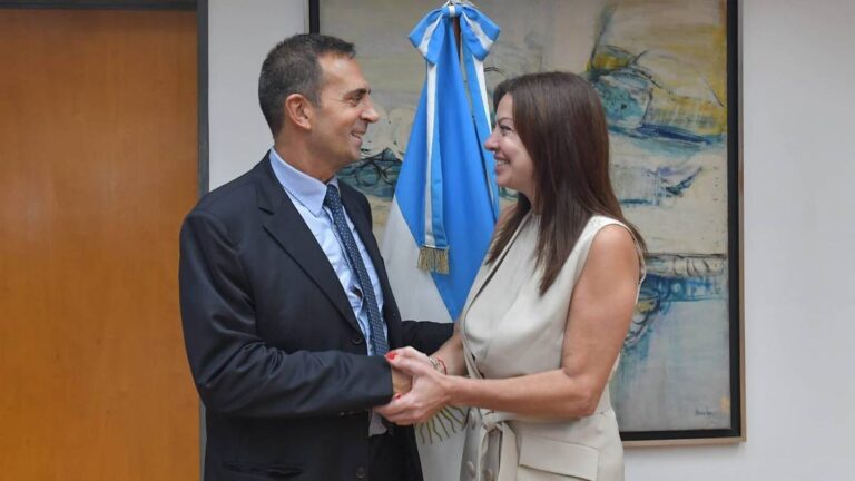 Impulsan salario mínimo garantizado de $1 millón para reactivar la economía