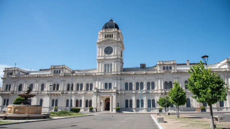 Cronograma de pagos para la administración pública entrerriana comienza mañana sábado