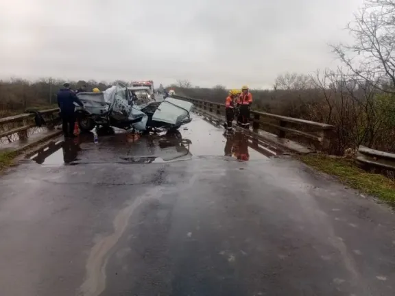 Choque contra baranda de puente deja heridos graves: todo lo que debes saber