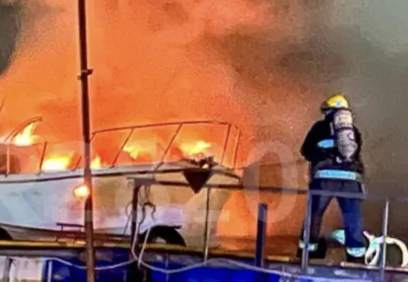 Incendio de embarcación en el río Gualeguaychú deja un herido