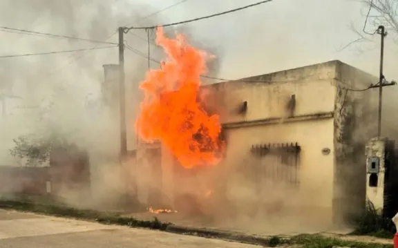 Mujer muere en incendio de vivienda en Gualeguaychú