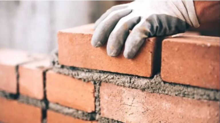 Presupuesto 2027: ajuste golpea vivienda, asistencia social y servicios básicos