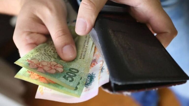 Pasar de trabajo formal a informal cuesta hasta un tercio del salario real