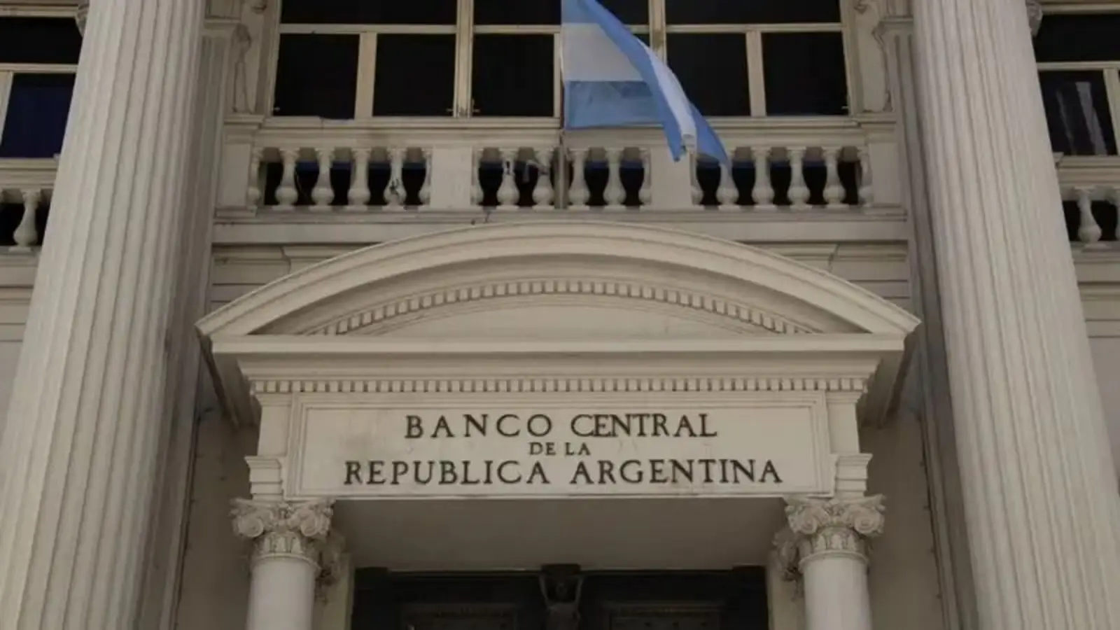 Las reservas del BCRA caen casi USD 200 millones y tocan su mínimo de septiembre