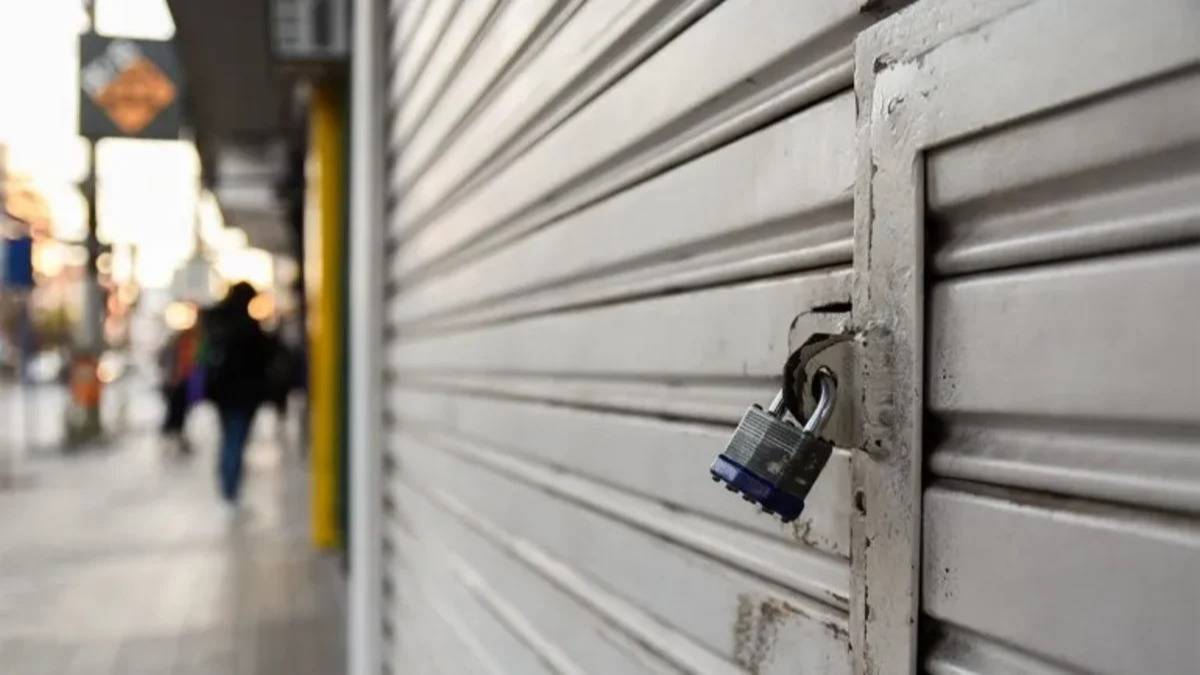 Cierres de comercios y despidos encubiertos en Corrientes: la cruda realidad comercial