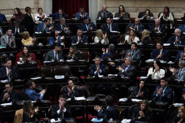 Diputados debaten endeudamiento familiar y abren debate por Malvinas