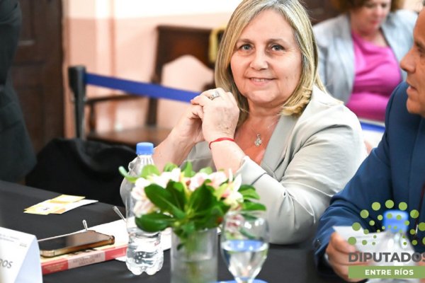 Detrás de la banca: la labor y el lado más humano de Julia Calleros