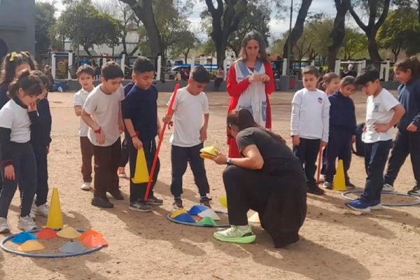 Estudiantes de Colón brillaron en las jornadas deportivas y recreativas