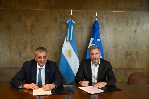 Entre Ríos y YPF acuerdan impulsar producción de arena para Vaca Muerta