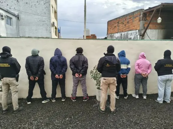 12 allanamientos y 6 detenidos por tiroteos en Paraná