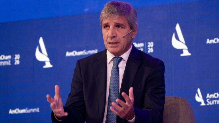 Caputo pretende trasladar la deuda al próximo Gobierno