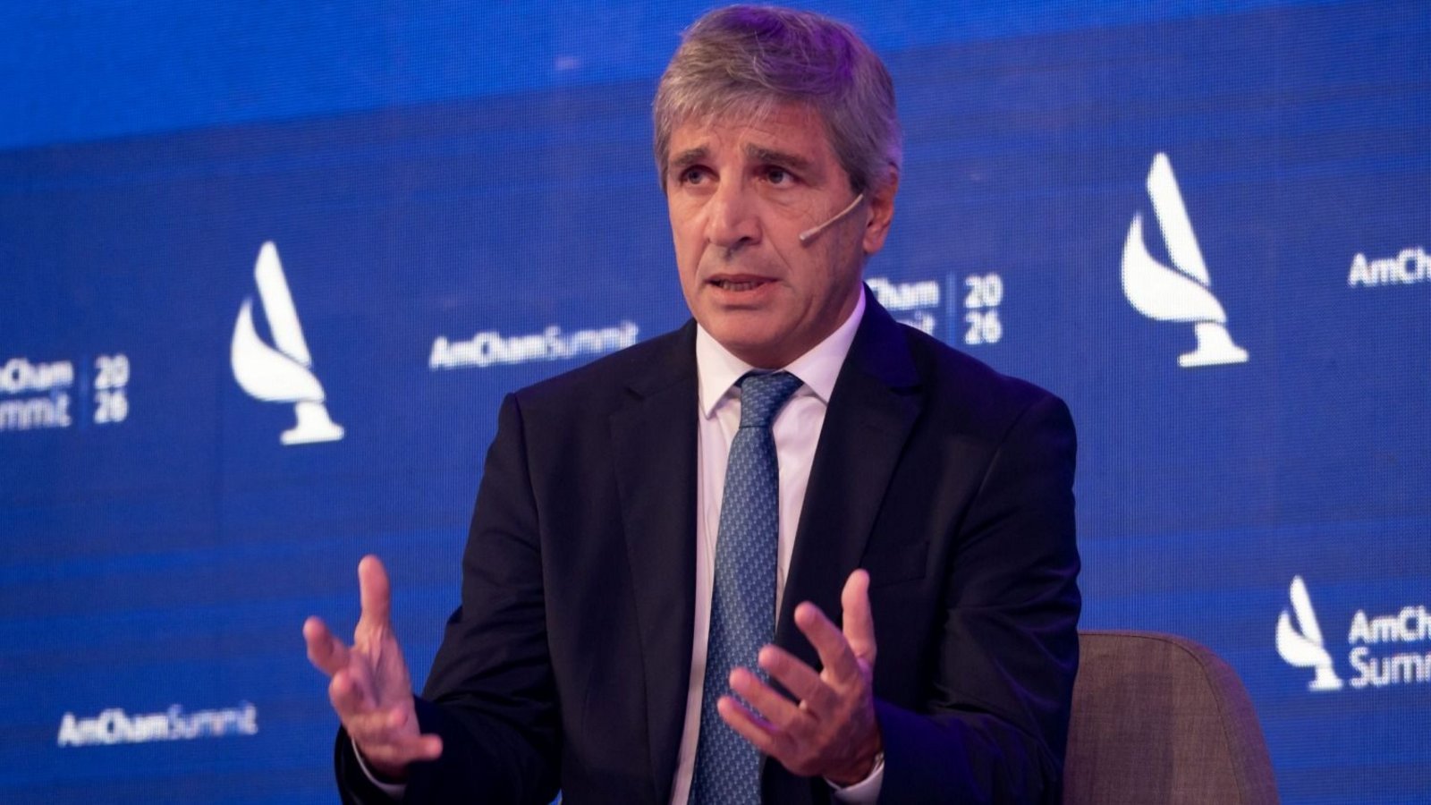 Caputo pretende trasladar la deuda al próximo Gobierno