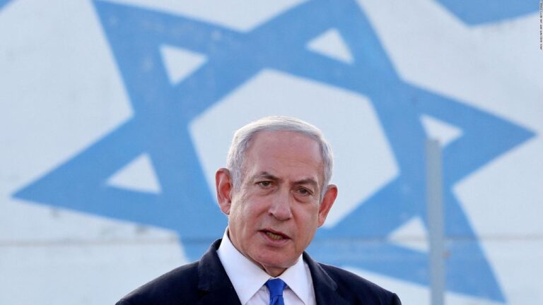 Netanyahu, acusado de ser asesino en masa y criminal prófugo