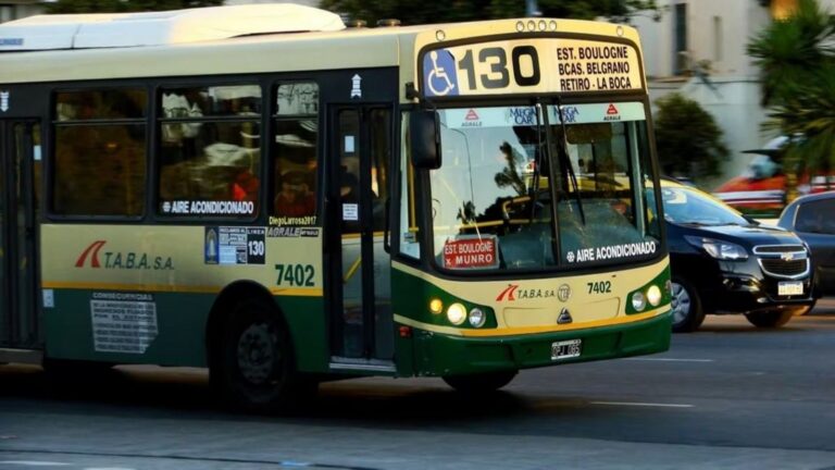 Milei admite tarifazo en colectivos cuatro veces superior a la inflación