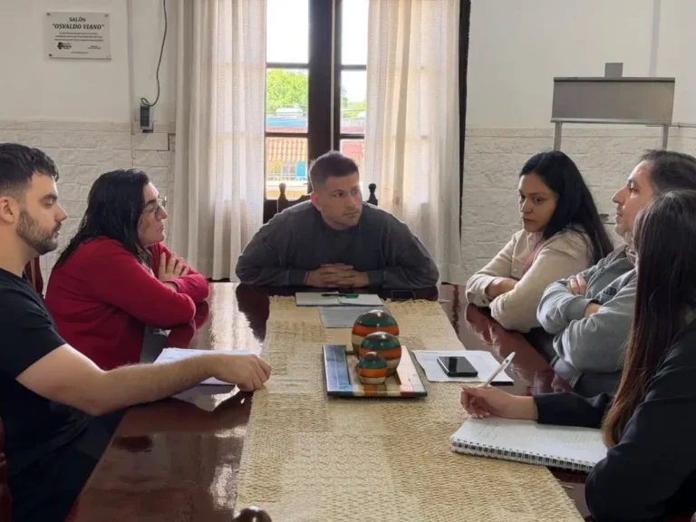 Feliciano refuerza el control de la venta ilegal de medicamentos junto al Círculo de Farmacéuticos