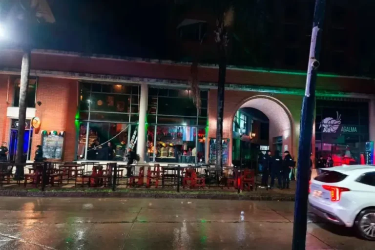 Derrumbe en un bar de Paraná deja 15 heridos