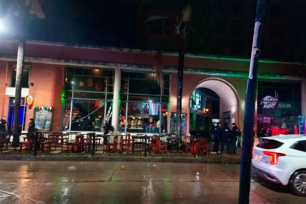 Derrumbe en un bar de Paraná deja 15 heridos