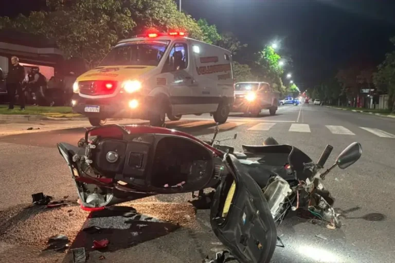 Alcoholizado chocó moto con dos mujeres y una vivienda