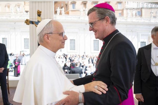 García Cuerva advierte que una Argentina en crisis espera hoy al Papa