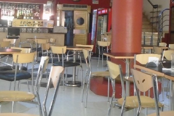 La caída del consumo golpea con fuerza a la gastronomía en todo el país
