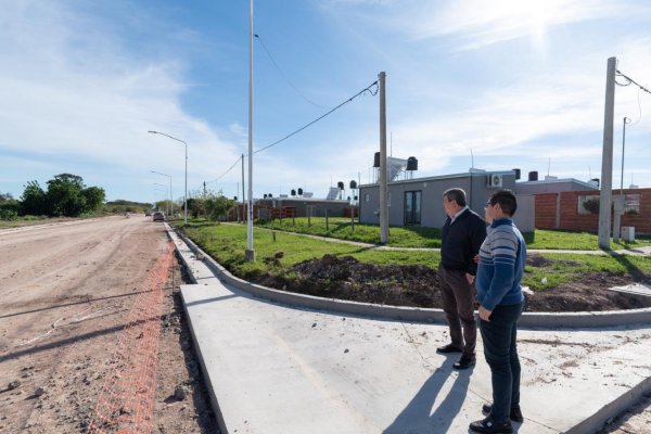 Paraná avanza con obras de infraestructura en el barrio Humedales del Oeste