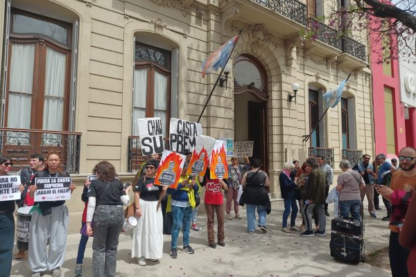 Paraná marcha por la soberanía y contra la derogación de la Ley de Tierras