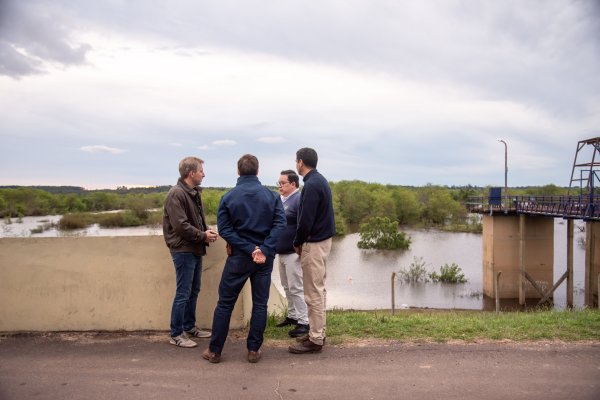 Frigerio recorrió las zonas afectadas por la creciente en Concordia y encabezó el Comité de Emergencia