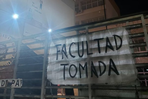 Estudiantes Toman la Facultad de Trabajo Social contra el Ajuste Universitario