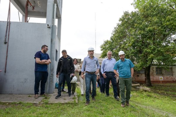 Gobernador recorrió obras de vivienda, salud y saneamiento en Feliciano