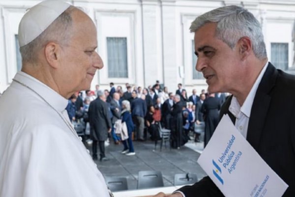 Universidades españolas entregan al Papa una dura carta contra el Gobierno
